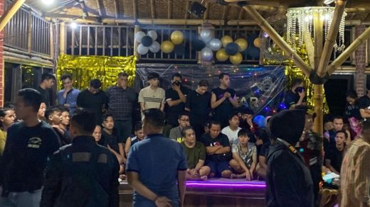 Foto : Penggrebekan Pesta Gay di Bogor. Sumber : Istimewa.