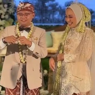 Foto : Pernikahan Maula Akbar Anak Dedi Mulyadi dengan Putri Karlina. Sumber: Istimewa.