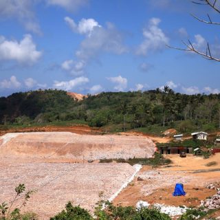 Foto: Kondisi tambang ilegal di Lombok Barat. Sumber: Mongabay.