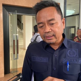 Foto: Anggota Komisi I DPRD Kaltim, Baharuddin Demmu. Sumber: Rfh.