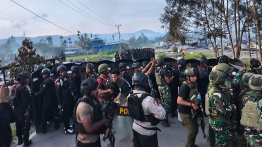 Foto: Evakuasi Dramatis Satgas Maleo: Prajurit Terluka, Warga Jadi Korban. Sumber: Istimewa.