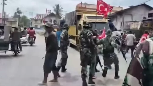 Foto: TNI KOREM 011 Lilawangsa Bubarkan Aksi Massa Pengibaran Bendera GAM. Sumber: Istimewa.