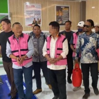 Foto: Tiga pengurus KONI Samarinda periode 2019–2020 yang ditahan Kejari Samarinda. Sumber: Istimewa.