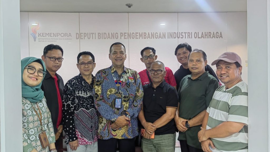 Gambar saat ini: Foto: Disporapar Paser koordinasi dengan Deputi Kementerian Pemuda dan Olahraga (Kemenpora) Bidang Pengembangan Industri Olahraga. Sumber: Istimewa.