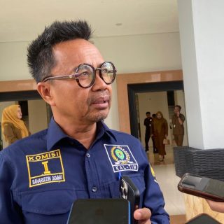 Foto: Anggota DPRD Kalimantan Timur, Baharuddin Demmu. Sumber: Rfh.