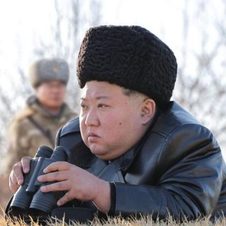 Foto: Presiden Korea Utara, Kim Jong Un, Melihat Uji Coba Rudal. Sumber: Istimewa.