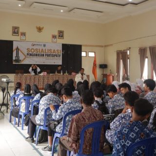 Foto: Bawaslu Paser Ajak Pemuda Aktif Awasi Pemilu 2029 Lewat Sosialisasi di Muara Komam. Sumber: Istimewa.