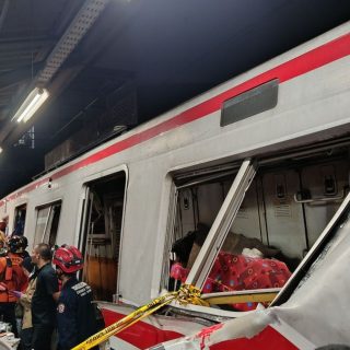 Foto: Kondisi gerbong Kereta Api di Stasiun Bekasi Timur, Selasa (28/4/2026) dini hari. Sumber: Istimewa.