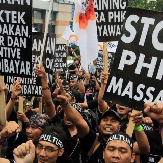 Foto: Ilustrasi demonstran stop PHK sepihak. Sumber: Istimewa.
