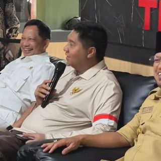 Foto: Menteri Dalam Negeri Tito Karnavian (kanan), Menteri Perumahan dan Kawasan Permukiman Maruarar Sirait (tengah) dan Gubernur Kaltim Rudy Mas'ud. Sumber: Istimewa.