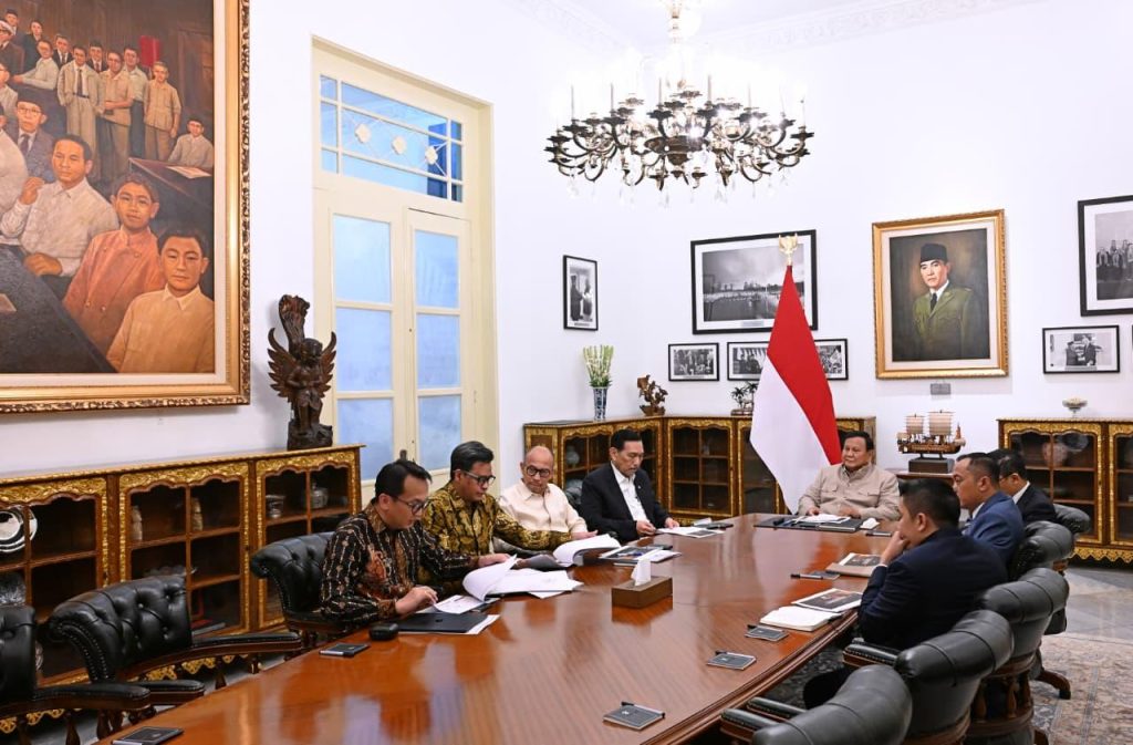 Gambar saat ini: Foto: Dewan Ekonomi Nasional Laporkan Dampak MBG dan Transformasi Digital kepada Prabowo. Sumber: Istimewa.