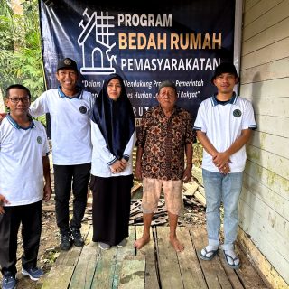 Foto: Bedah Rumah Rutan Tanah Grogot Bantu Warga Kurang Mampu di Desa Tepian Batang. Sumber: Istimewa.