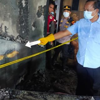Foto: Salah satu ruangan rapat di Diskominfo Kukar yang terbakar. Sumber: Kumparan.
